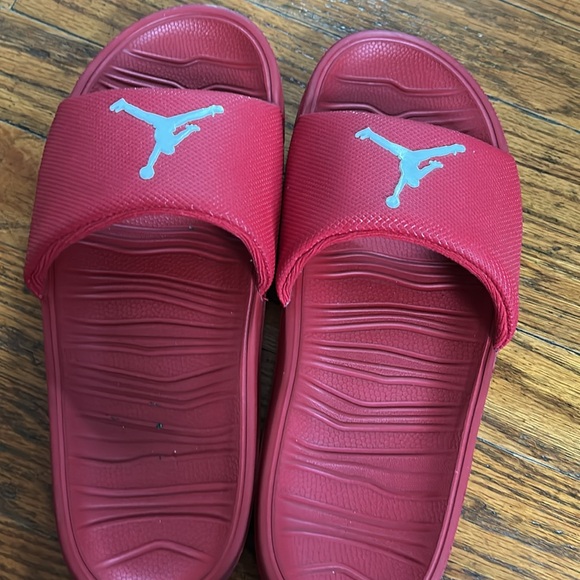 Red Jordan slides - Picture 2 of 2